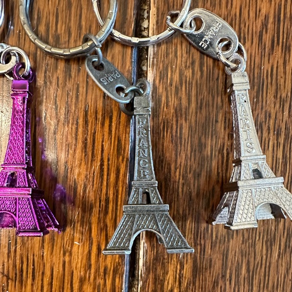 10 Eiffel Tower Keychains! Straight from France! - Picture 3 of 6
